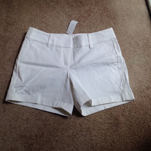 Ann Taylor white kaki shorts