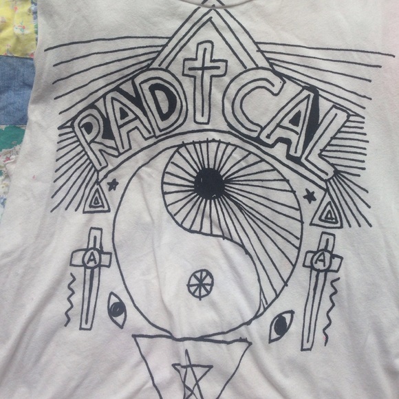 ⛔️SOLD⛔️Urban Outfitters radical yin yang shirt - Picture 2 of 3