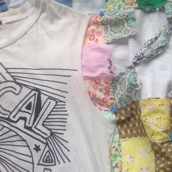 ⛔️SOLD⛔️Urban Outfitters radical yin yang shirt - Picture 3 of 3