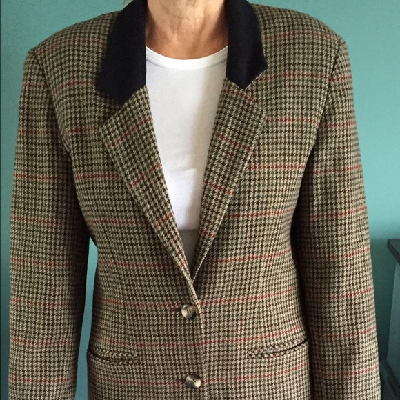 Blazer with elbow patches.