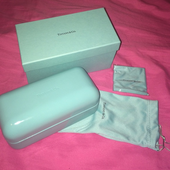 Authentic Tiffany & Co sunglasses kit💙