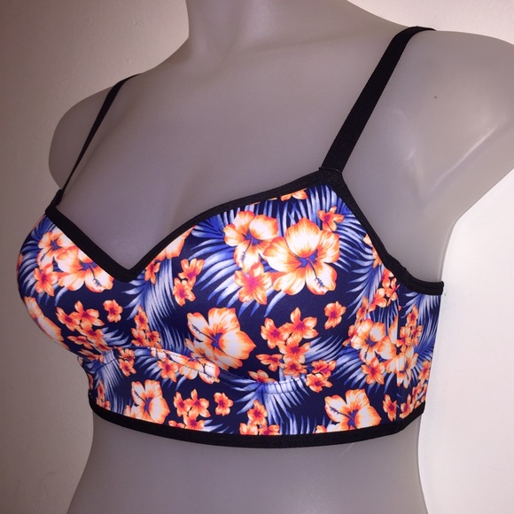 🚫SOLD💙VS PINK Caged Back Bra💙 - Picture 2 of 3