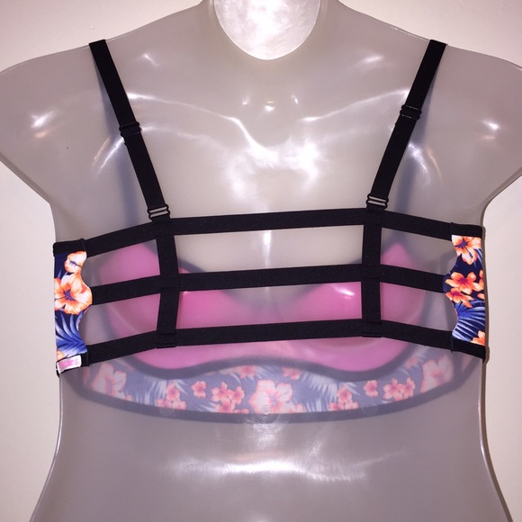 🚫SOLD💙VS PINK Caged Back Bra💙 - Picture 3 of 3