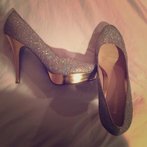 Enzo Angiolini party pump 'smile'
