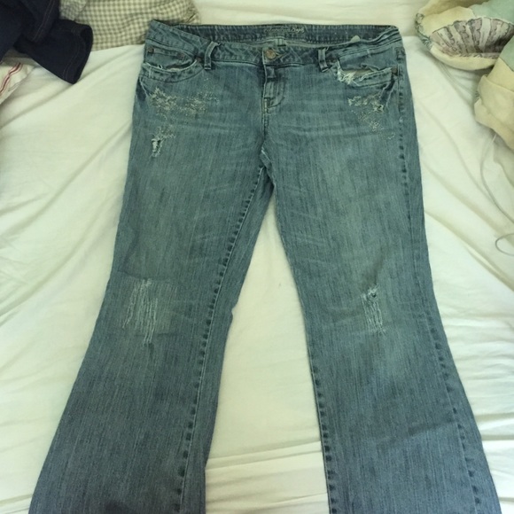 American eagle jeans with embroidery on leg