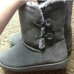 NWOT Gray Winter Boots