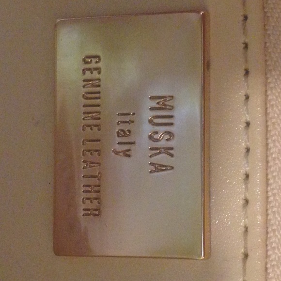 Muska Handbag - Picture 2 of 2