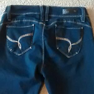 YMI wanna betta butt? Skinny jeans