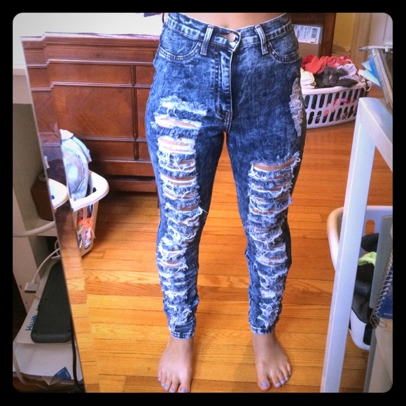 High waist ripped jeans