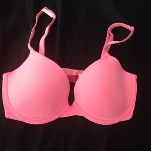 34D Victoria's Secret Pink bra