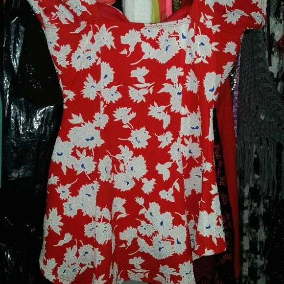 Red top - Picture 2 of 2