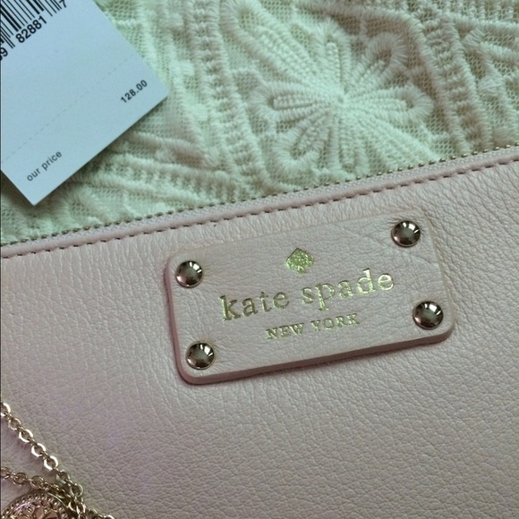 🌸Kate Spade Leather Wristlet - Picture 2 of 3