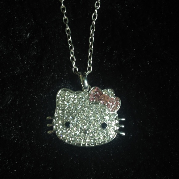 Hello kitty necklace
