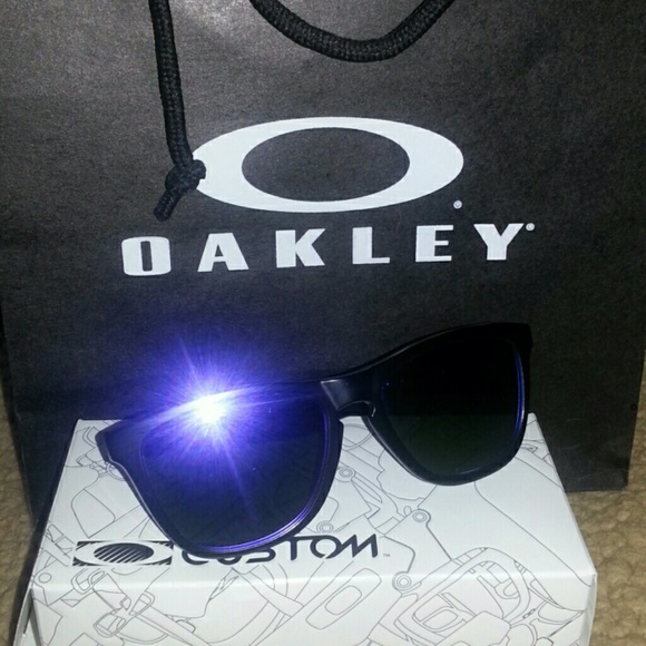 OAKLEY Frogskin Glasses