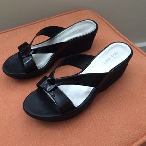 Nine West black wedges