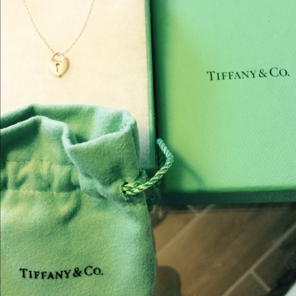 🌹 Authentic Tiffany & Co heart necklace 🌹