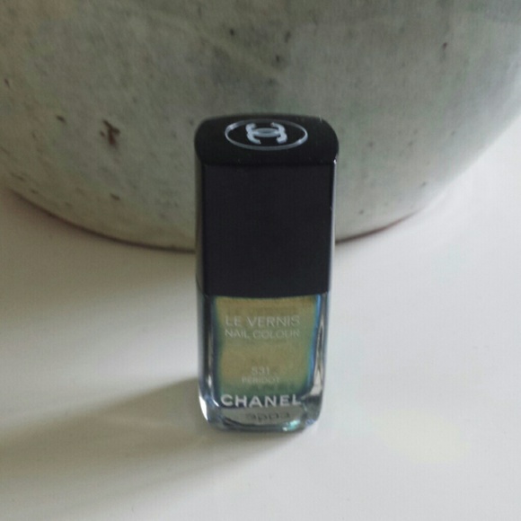 Chanel Limited Edition Nail Color in Peridot