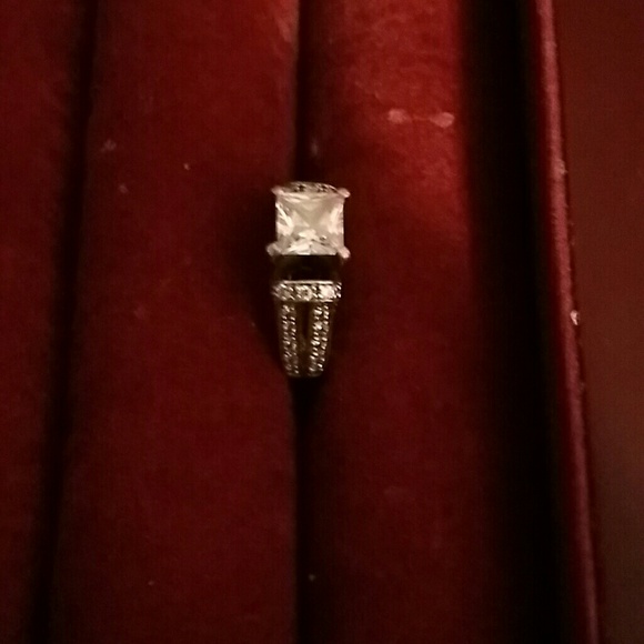 Cubic princess cut ring