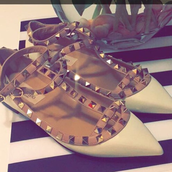 ******SOLD******Valentino rockstud flats - Picture 1 of 4