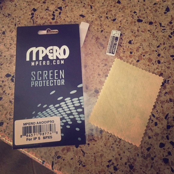 4 iPhone 5 screen protectors