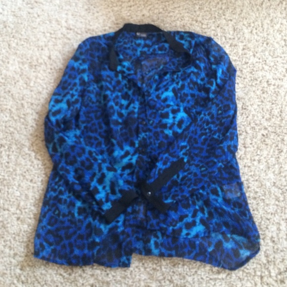 Sparkle and Fade blue leopard button down