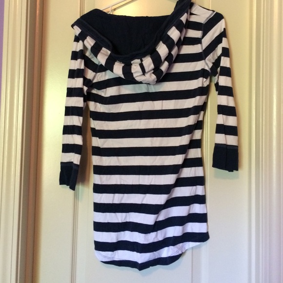 Hollister Deep V-neck Top - Picture 2 of 2