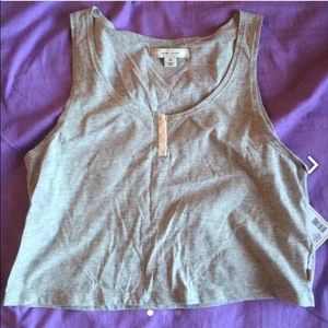 Gray cropped tank