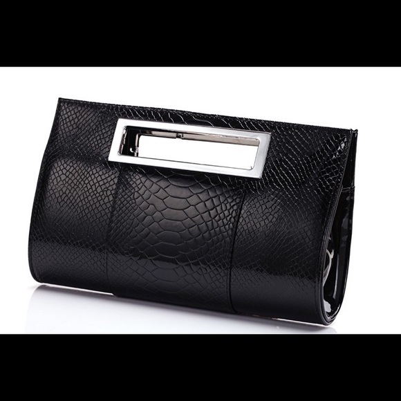Alligator clutch