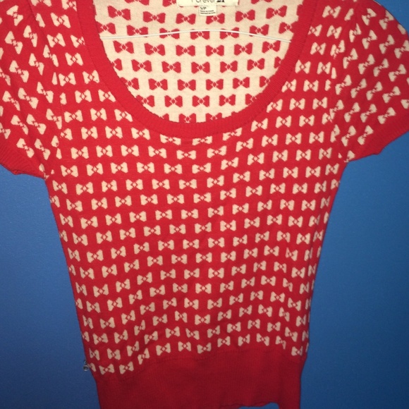 Red bow top