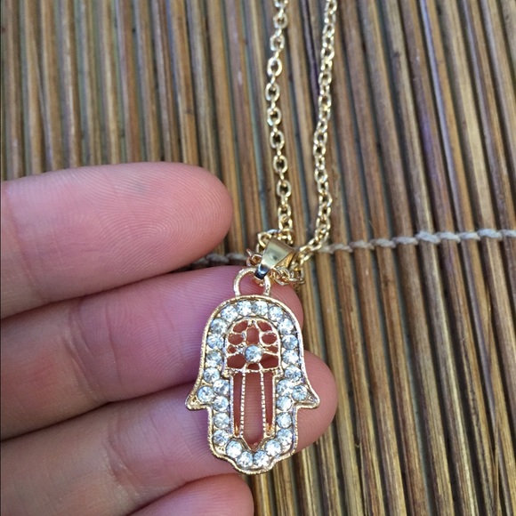 🌞HAMSA HAND NECKLACE🌞 SALE!!! - Picture 2 of 4