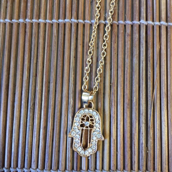 🌞HAMSA HAND NECKLACE🌞 SALE!!! - Picture 3 of 4