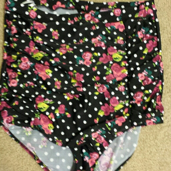 TRADED High waisted bikini - Picture 2 of 4