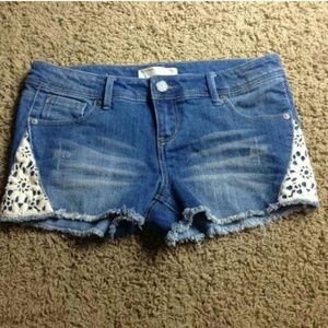 Denim Shorts W/Beautiful Design