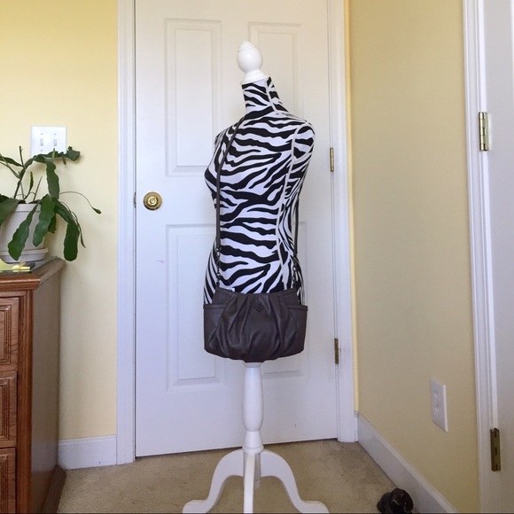 Sold-- Authentic Vera Wang Alicia CrossBody Bag - Picture 2 of 4