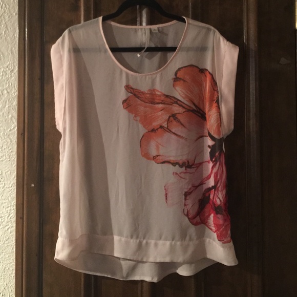 Beautiful short sleeve blouse