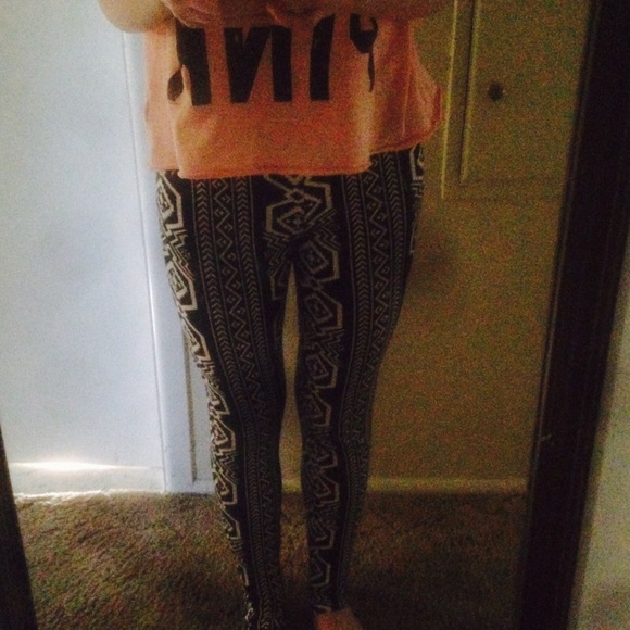 Aztec print leggings