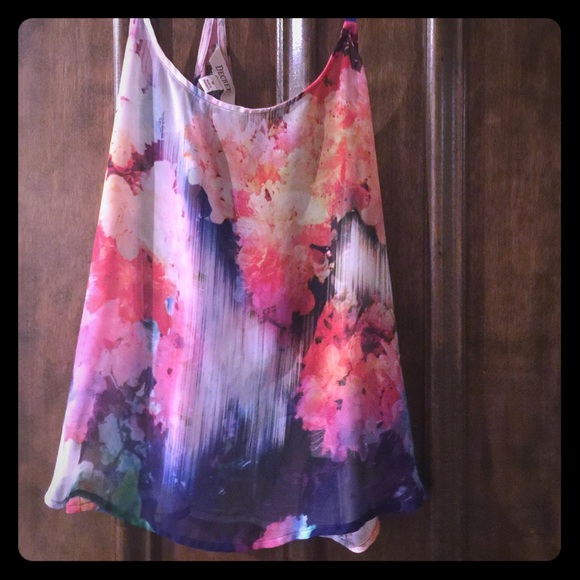 Sleeveless top cute