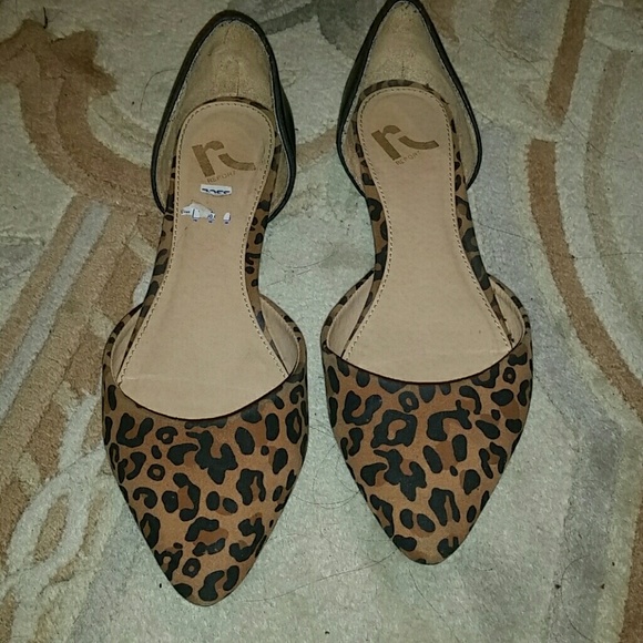 Report leopard flats