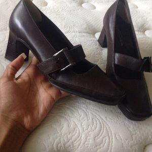 Brown aerosoles shoes