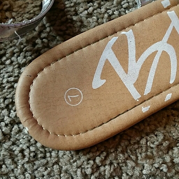 Sandals ?? - Picture 2 of 2