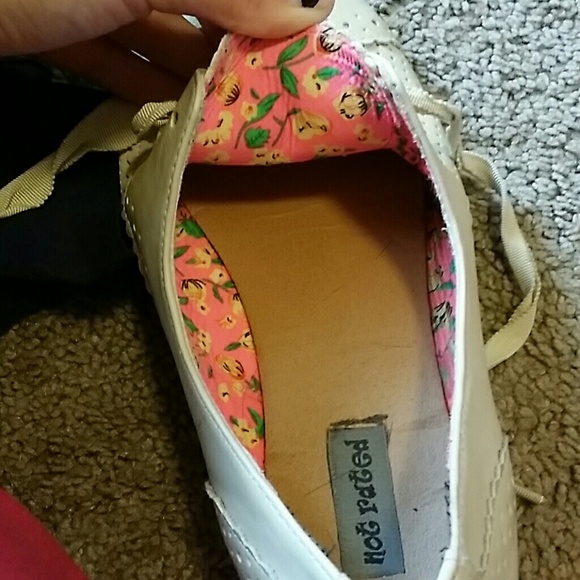 Shoes - Picture 3 of 3