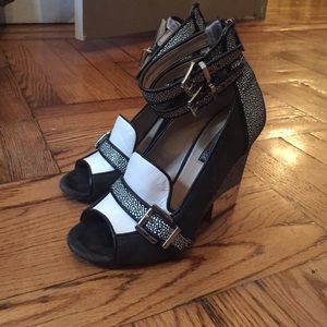 One-of-kind sexy black/white heels with mirror