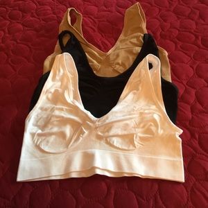 Genie bra. "NO PP/TRADES". "NWOT" Final Discount