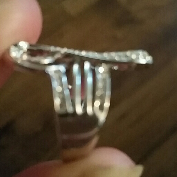 White gold filled infinity ring sz7      nwot - Picture 3 of 3