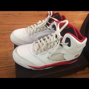 Kids Jordan retro 5 / Black Tongue
