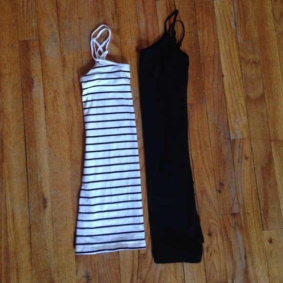 Two tank tops ⚫️⚪️