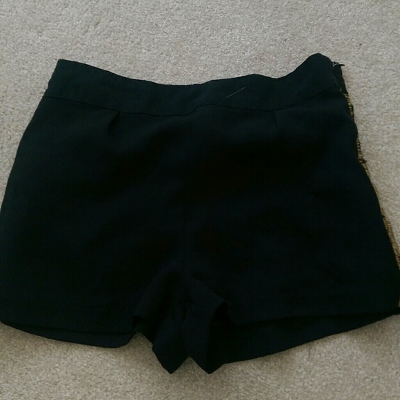 X SOLD X Slack material black high wasted shorts