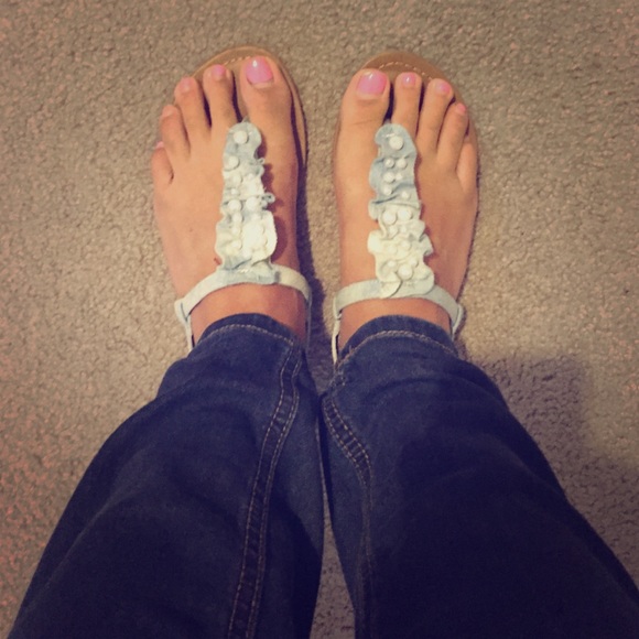 Sandals - Jean fabric and pearls attached to it. - Picture 1 of 4