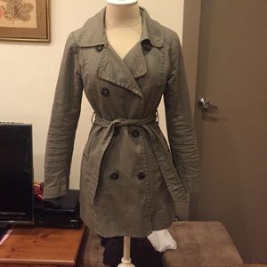 Khaki colored double-breasted h&m trenchcoat