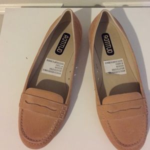 Moccasin style flats!